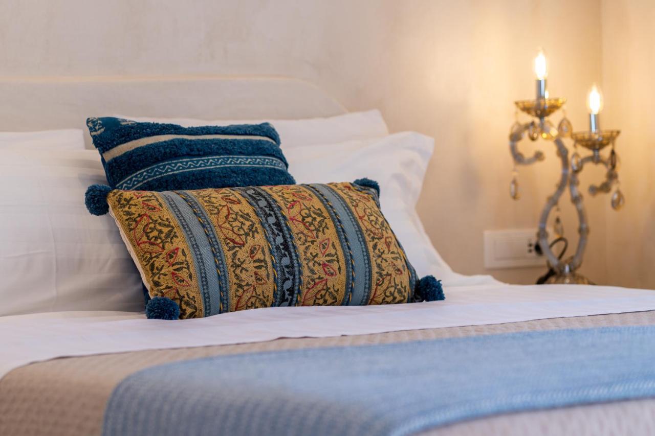Thousand Stars Suites&Rooms คามารี ภายนอก รูปภาพ