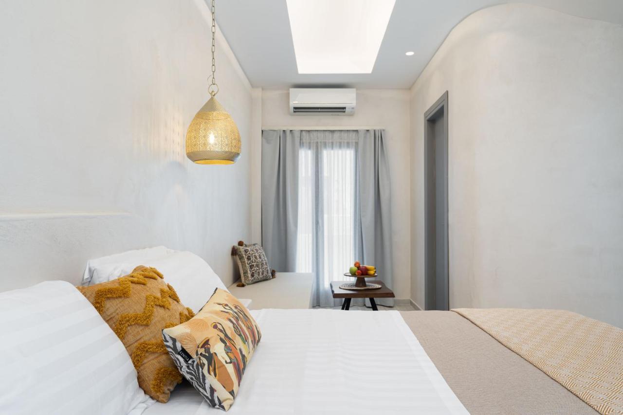 Thousand Stars Suites&Rooms คามารี ภายนอก รูปภาพ