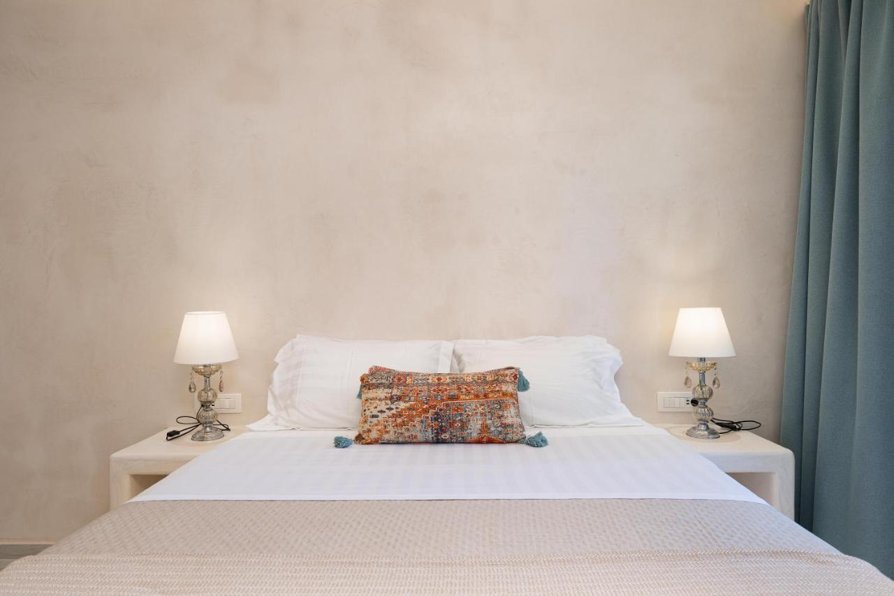 Thousand Stars Suites&Rooms คามารี ภายนอก รูปภาพ