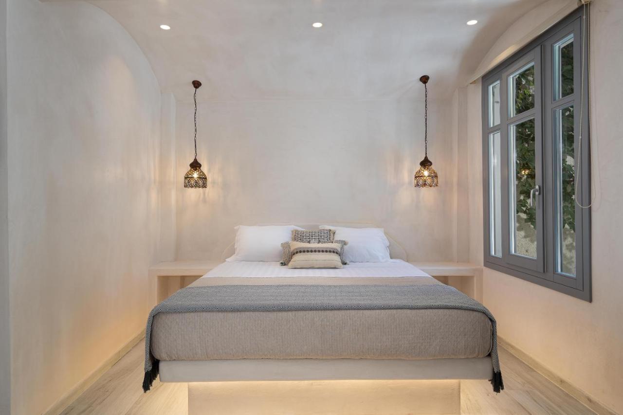 Thousand Stars Suites&Rooms คามารี ภายนอก รูปภาพ