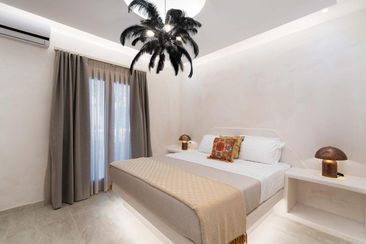 Thousand Stars Suites&Rooms คามารี ภายนอก รูปภาพ